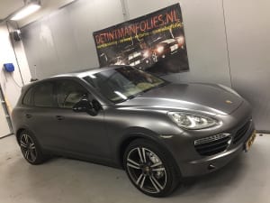 Porsche Cayenne mat grijs 1080-S261 Satin Dark Grey-7