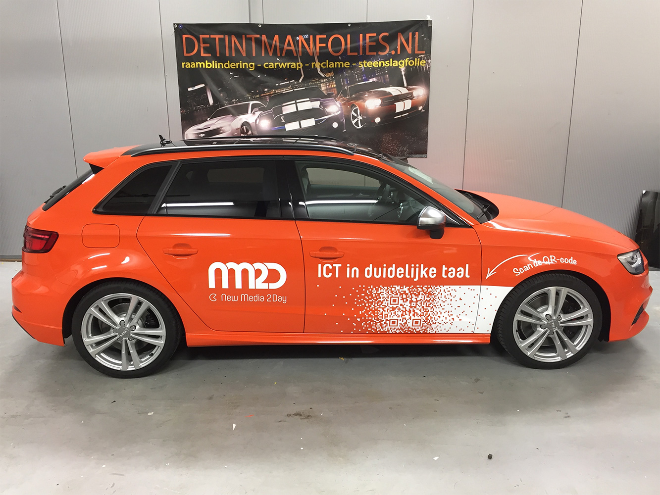 De Tintman Folies kolom-reclame De Tintman Folies kolom-reclame